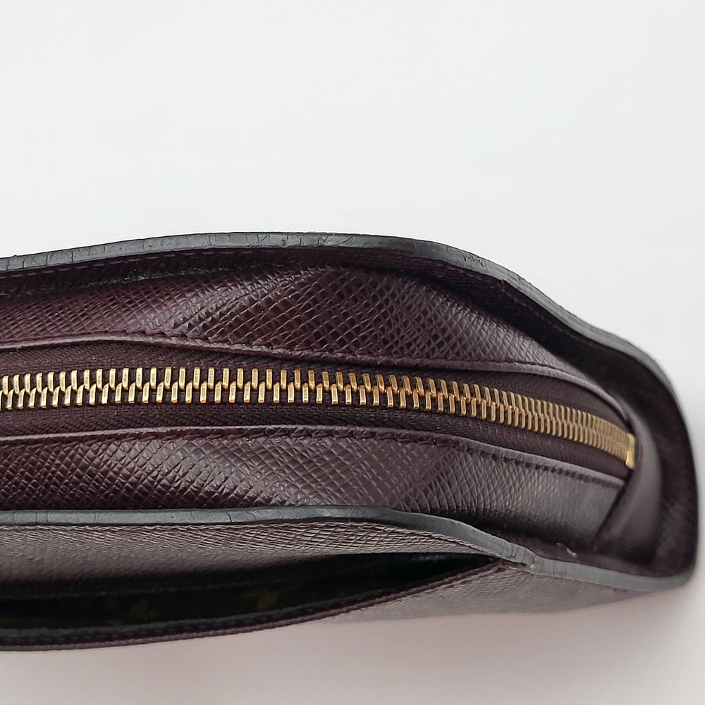 LOUIS VUITTON Taiga Baikal Clutch Bag Acajou..Authentic!! - Picture 7 of 16